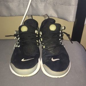 Black Nike Presto